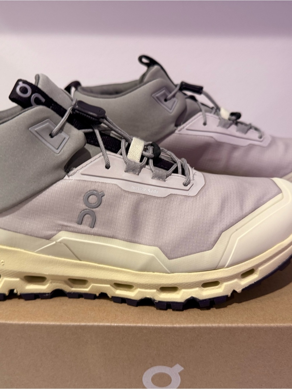 On Cloud Cloudhero Mid Waterproof Gray/Cream/Black Mid Top Sneakers Size 4.5Y